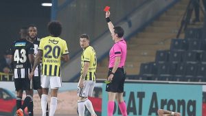 Beşiktaş - Fenerbahçe maçları hırçın geçiyor