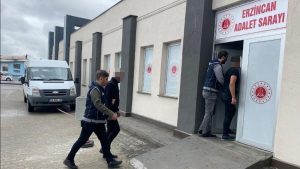 Erzincan'da 4 kaçak göçmen taşıyan otobüs şoförü tutuklandı