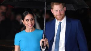 Harry ile Meghan çocuklarını da alıp İngiltere'ye gidiyorlar