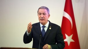 Hulusi Akar'dan mülteci açıklaması: Geri dönüş için her türlü çaba gösterilmektedir