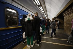 Kiev'deki metrolarda ulaşım yeniden faaliyette