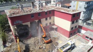 Küçükçekmece kaymakamından yıkımı başlayan okul ile ilgili açıklama