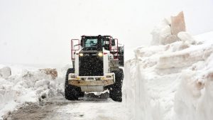 Nemrut'ta mayıs ayında kar sürprizi