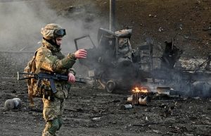 Rusya, Azovstal'da ateşkesi bozduklarını iddia ettiği Ukrayna güçlerine saldırı başlattı